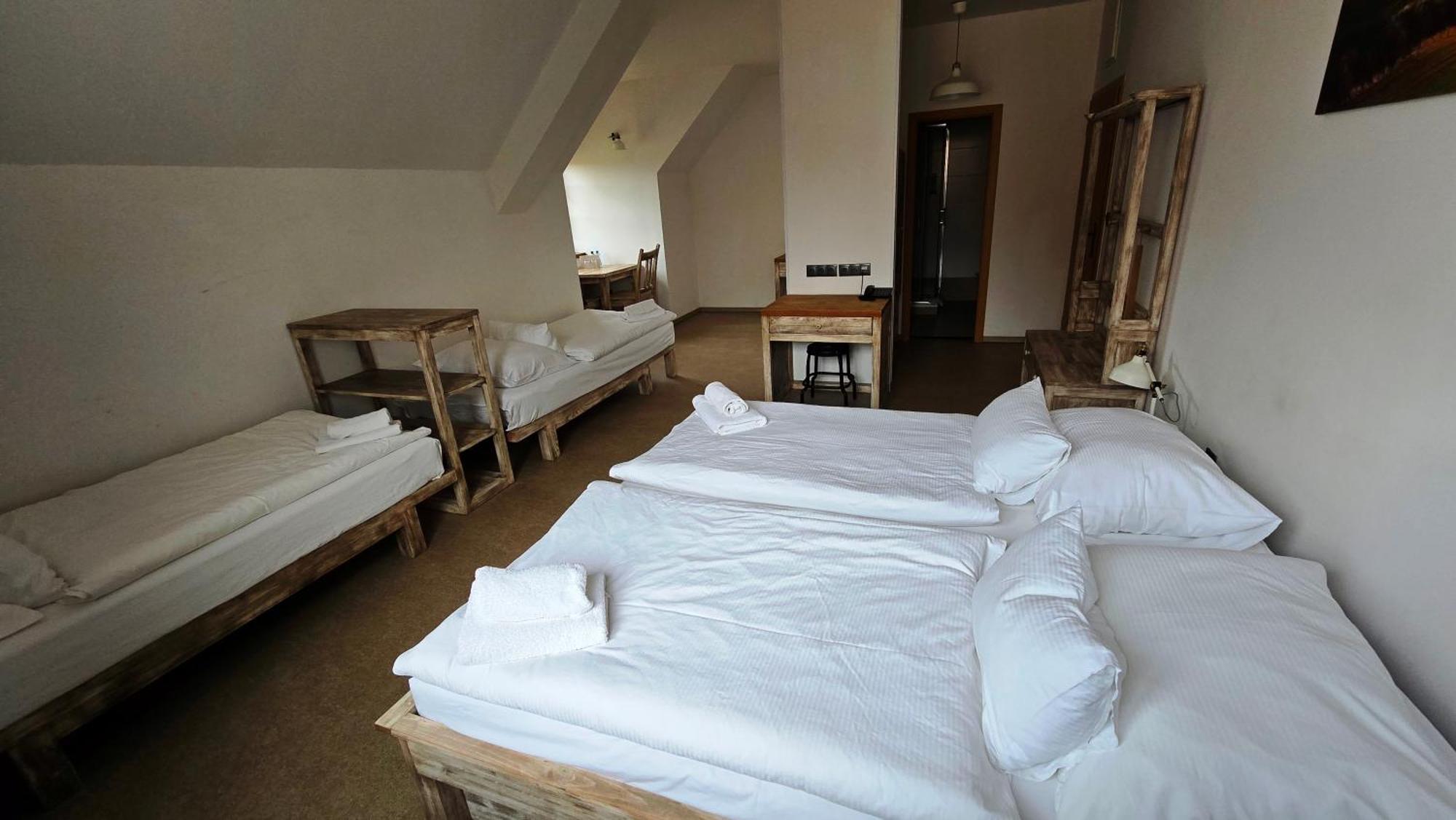 Dvur Perlova Voda Budyne nad Ohri Exterior photo